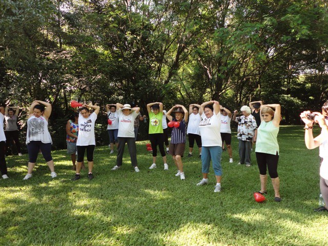 Abertura da Semana da Mulher reúne mulheres no Salto do Nhô Tó 