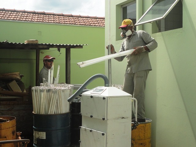 Prefeitura faz o descarte de mais de 4.600 lâmpadas 
