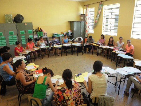 Mais de 1.600 alunos voltam às aulas nesta segunda-feira 