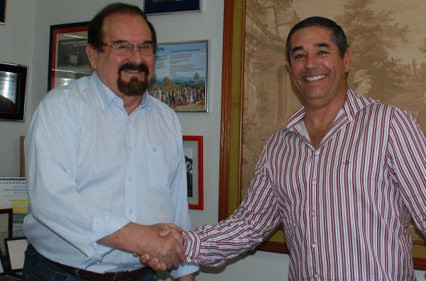 IPEÚNA RECEBERÁ PÁ CARREGADEIRA