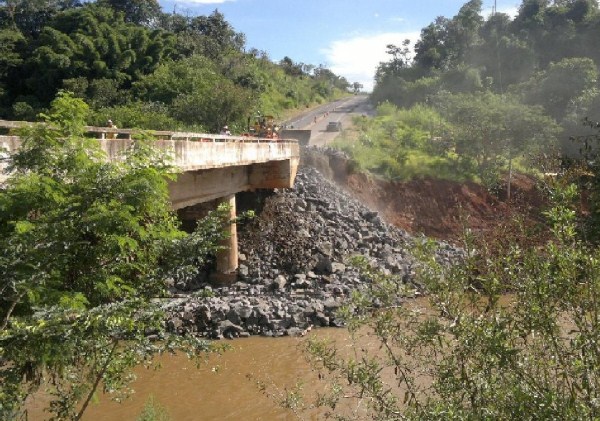 Obras na Ponte do Rio Passa Cinco