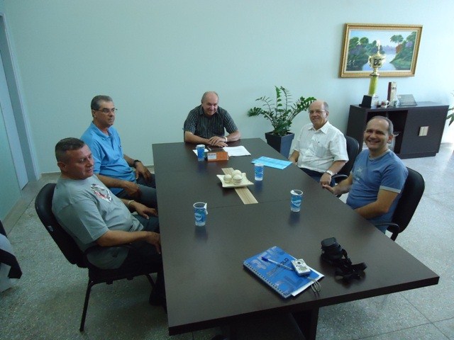 Prefeito de Ipeúna discute elaboração do plano diretor com representantes da Unesp 