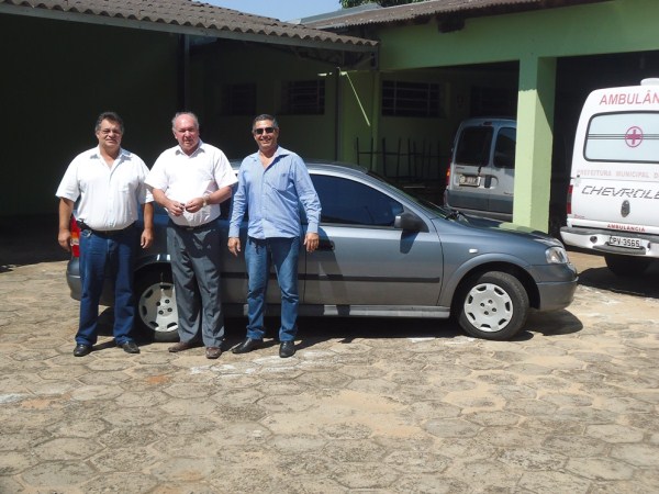 CÂMARA MUNICIPAL DOA VEÍCULO PARA A PREFEITURA
