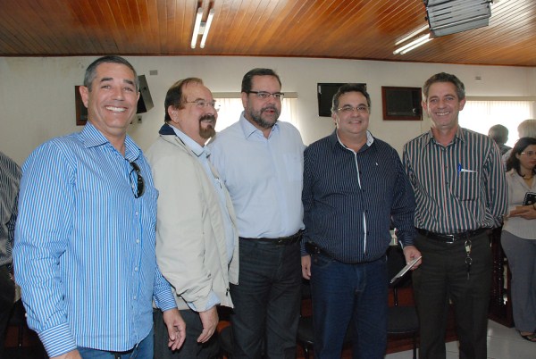 Vereadores Adilson do Portal e Alécio Pazetto participam de encontro com a cúpula do DER 