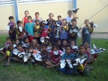 Alunos das escolas municipais recebem ovos de Páscoa 