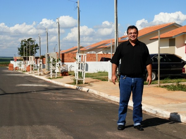 Vereador Alécio Pazetto solicita implantação de placas identificando ruas e avenidas