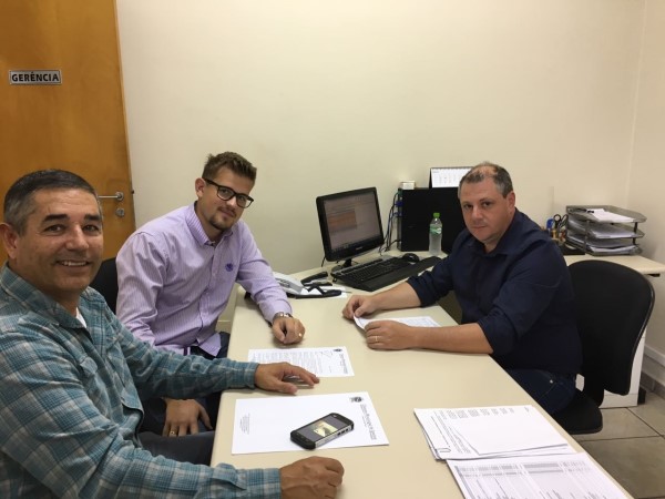 Vereadores visitam empresa de ônibus buscando melhorias