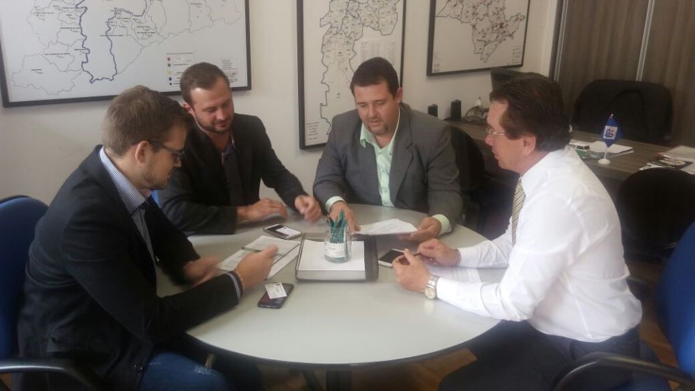 Vereadores de Ipeúna visitam o escritório do Deputado Federal Guilherme Mussi
