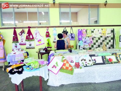 Oficinas do Fundo Social expõem trabalhos dos alunos