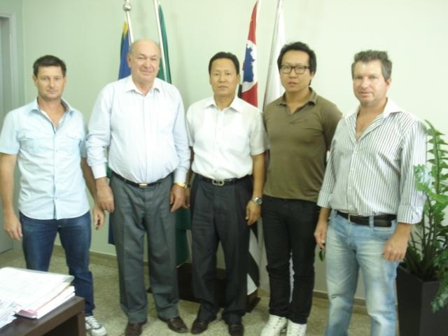 Prefeito de Ipeúna recebe representantes de empresas coreanas 