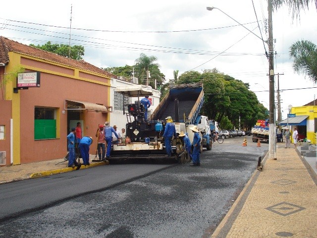 Prefeitura investe em recapeamento asfáltico 