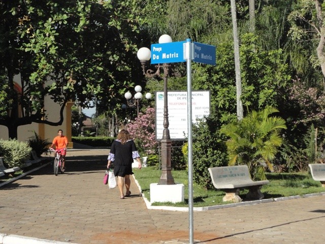Prefeitura substitui placas com a nomenclatura das ruas e avenidas 