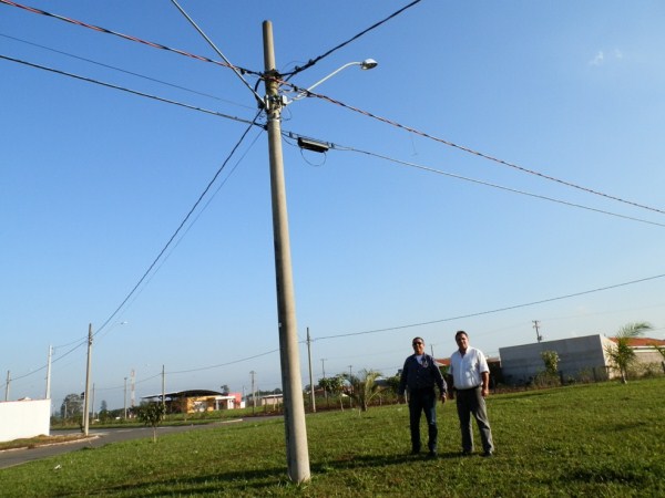 Vereadores Adilson do Portal e Alécio Pazetto solicitam e Telefônica amplia rede na cidade.