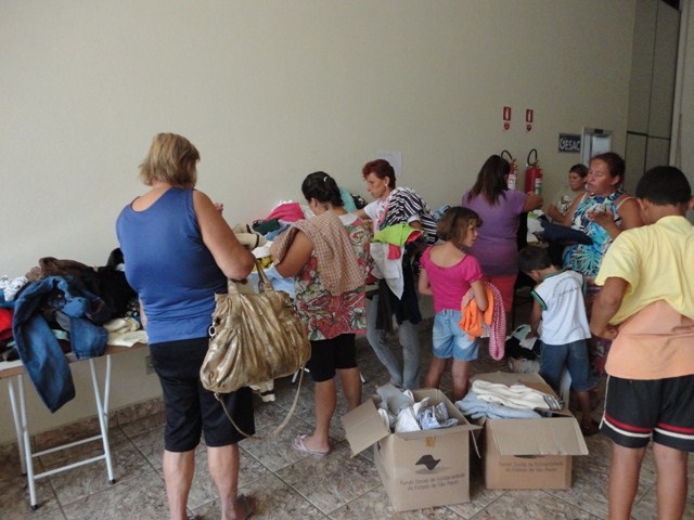 Fundo Social distribui mais de 2 mil peças de roupas 